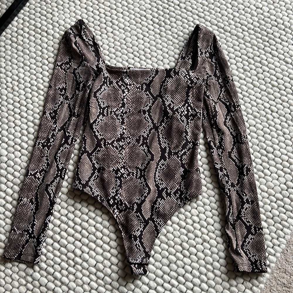 Aritzia Small bodysuit